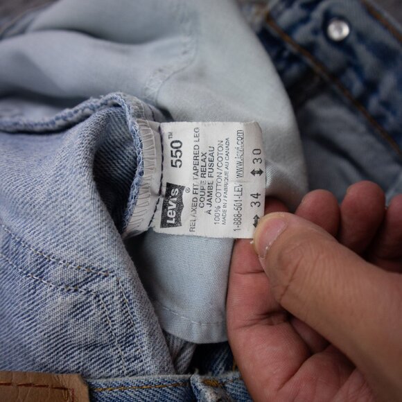 Levi's 550 Relaxed Fit Vintage Thrashed Denim Jeans 34x30 - Picture 7 of 8